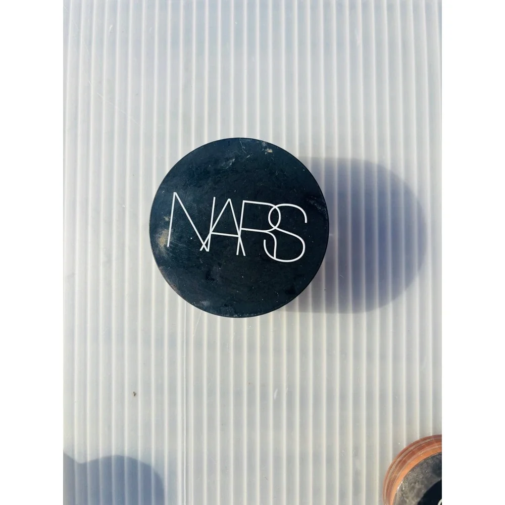 NARS soft velvet setting powder - loose‎ mountain tester